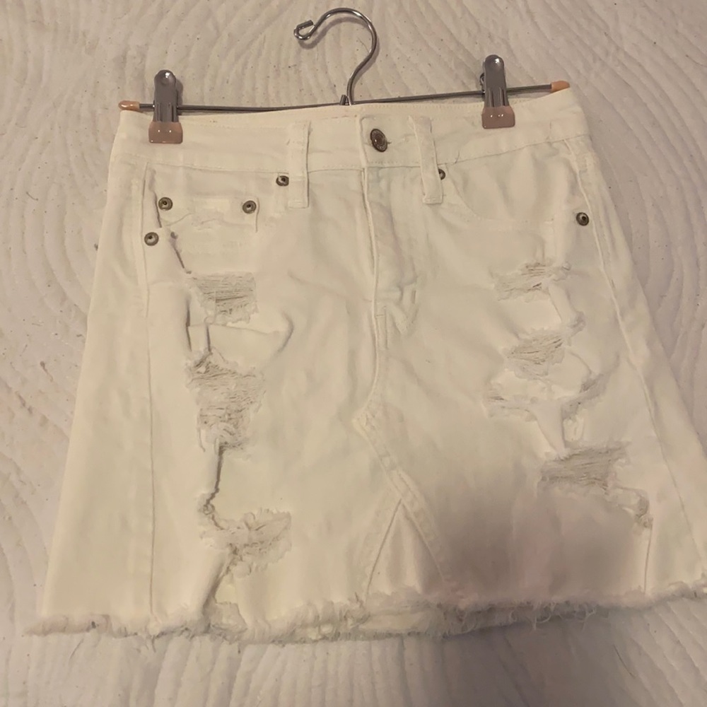 AMERICAN EAGLE WHITE DENIM SKIRT